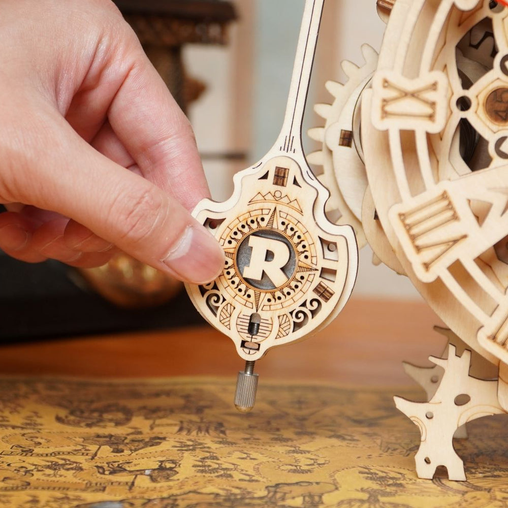 
                  
                    Maquette en Bois - Horloge Hibou
                  
                