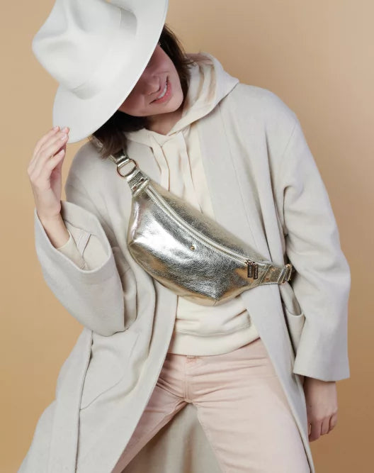 Banane Nicole en cuir doré