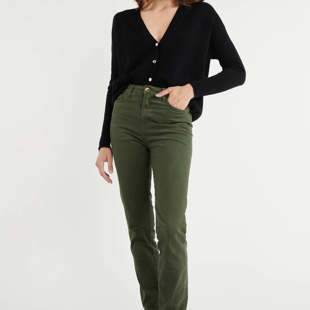 
                  
                    Pantalon - Basic Fit
                  
                