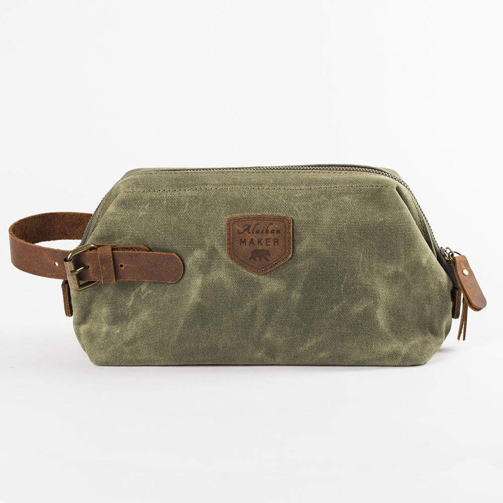 
                  
                    Trousse de Toilette Baroudeur et Baroudeuse
                  
                