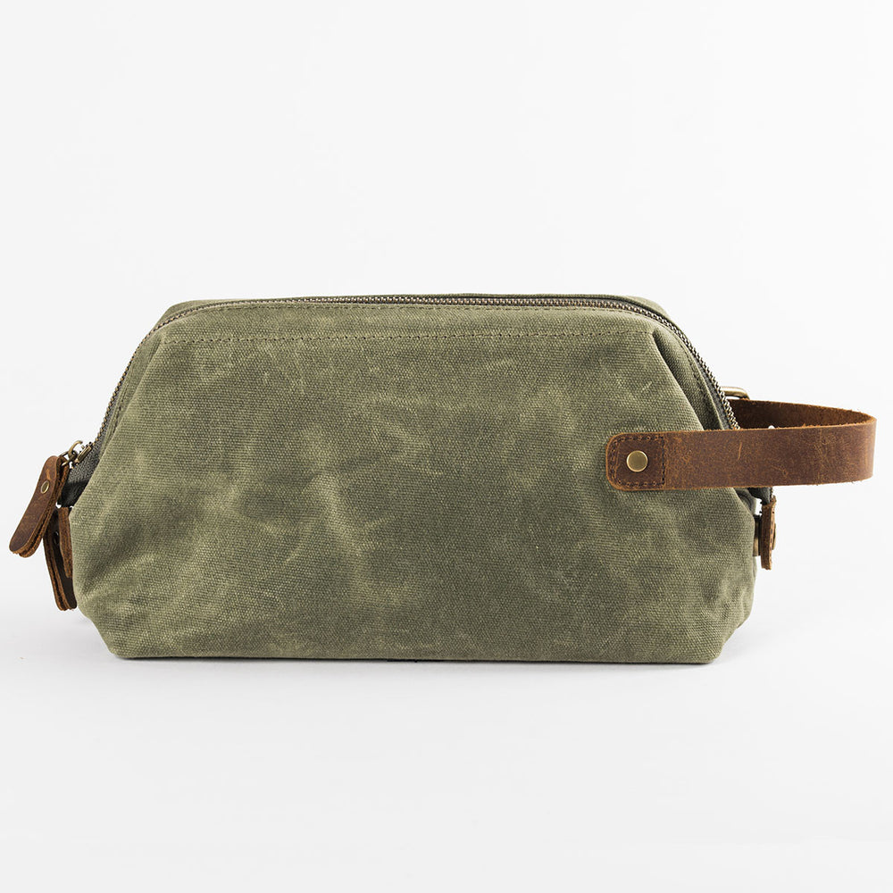 
                  
                    Trousse de Toilette Baroudeur et Baroudeuse
                  
                